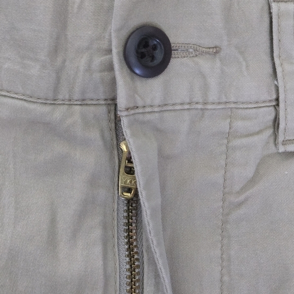 J. Crew Men's Size 29 Beige Shorts, Inseam 9 - Picture 6 of 10
